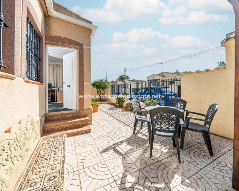 Venta - Chalet Independiente - Urb. La Marina