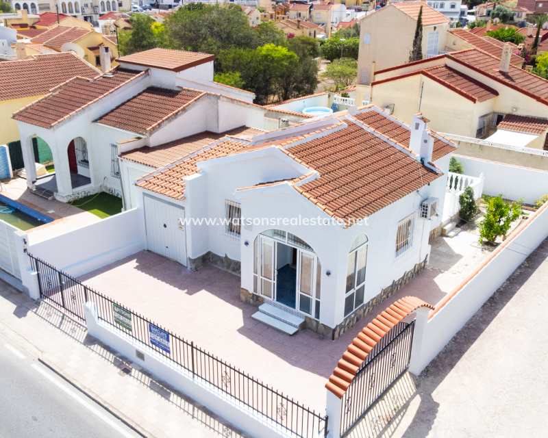 Venta - Chalet Independiente - Urb. La Marina