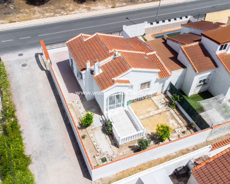 Venta - Chalet Independiente - Urb. La Marina