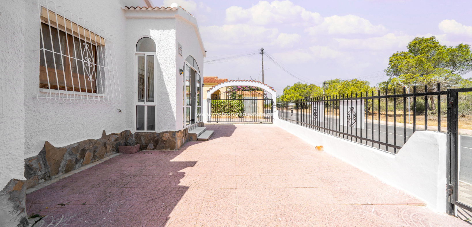 Venta - Chalet Independiente - Urb. La Marina