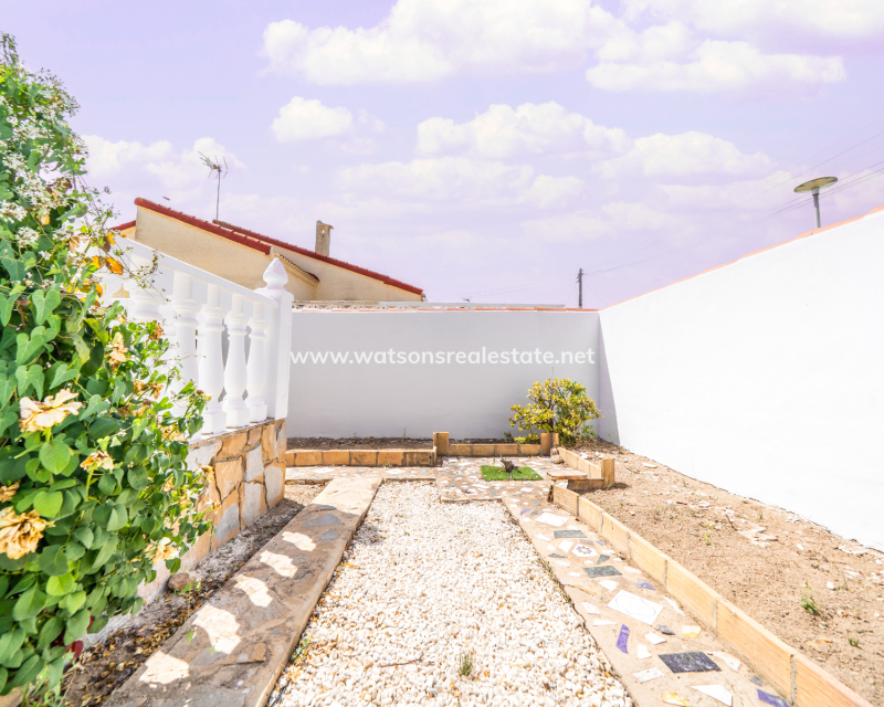 Venta - Chalet Independiente - Urb. La Marina