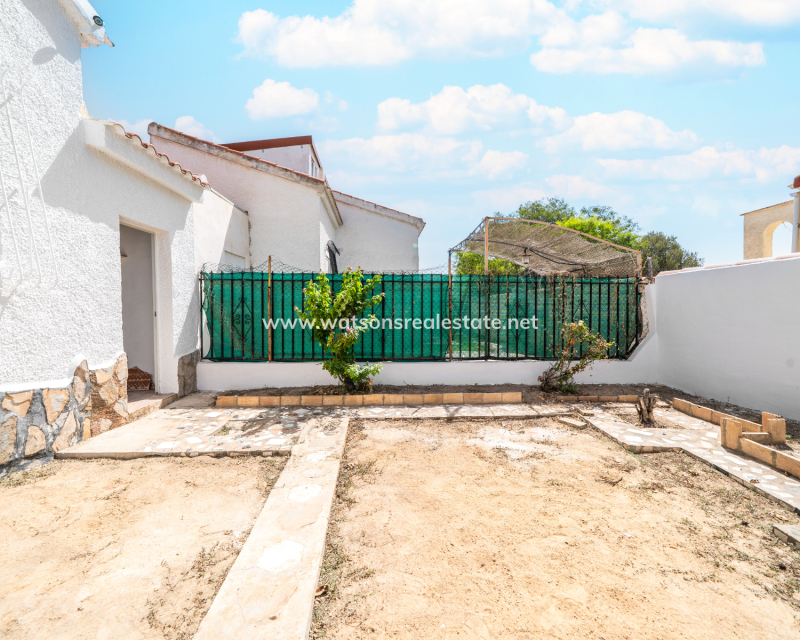Venta - Chalet Independiente - Urb. La Marina
