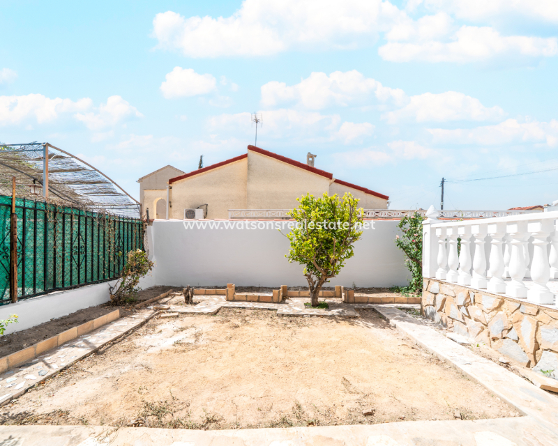 Venta - Chalet Independiente - Urb. La Marina