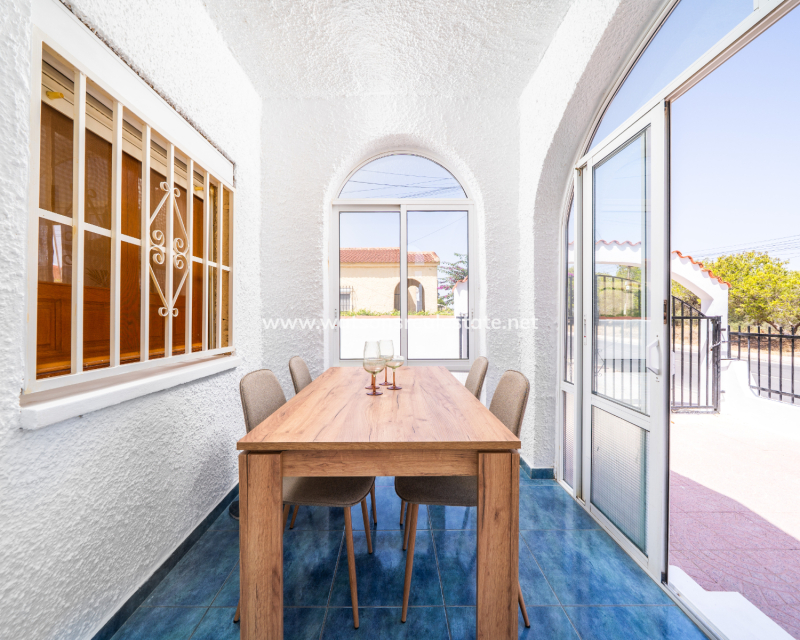 Venta - Chalet Independiente - Urb. La Marina