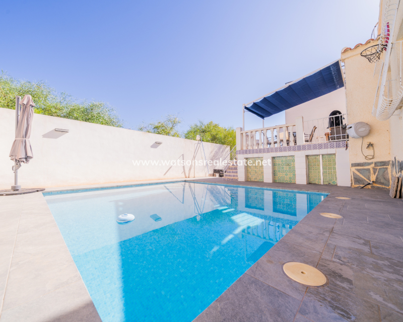 Venta - Chalet Independiente - Urb. La Marina