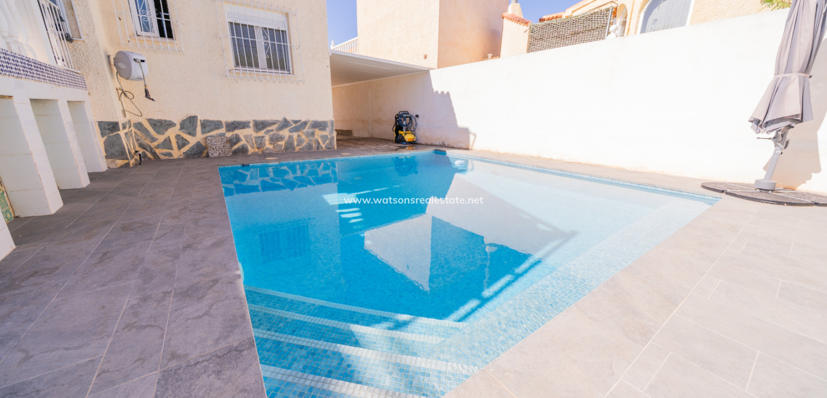 Venta - Chalet Independiente - Urb. La Marina