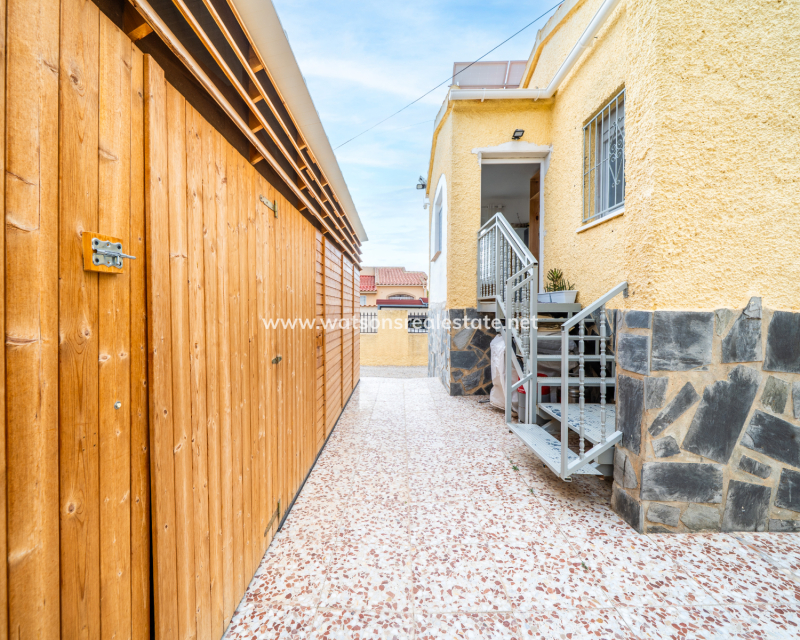 Venta - Chalet Independiente - Urb. La Marina