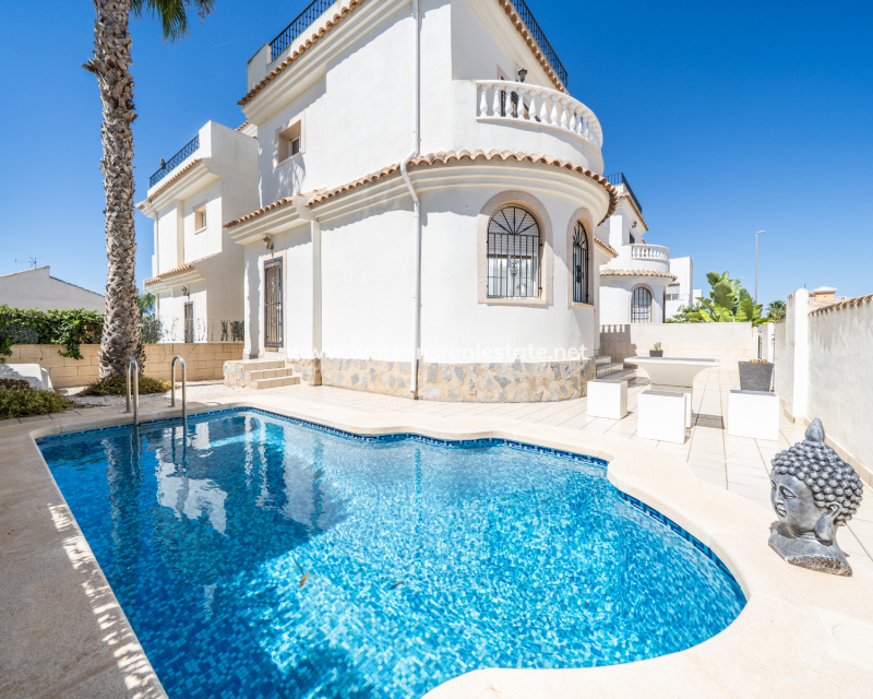 Venta - Chalet Independiente - Urb. La Marina