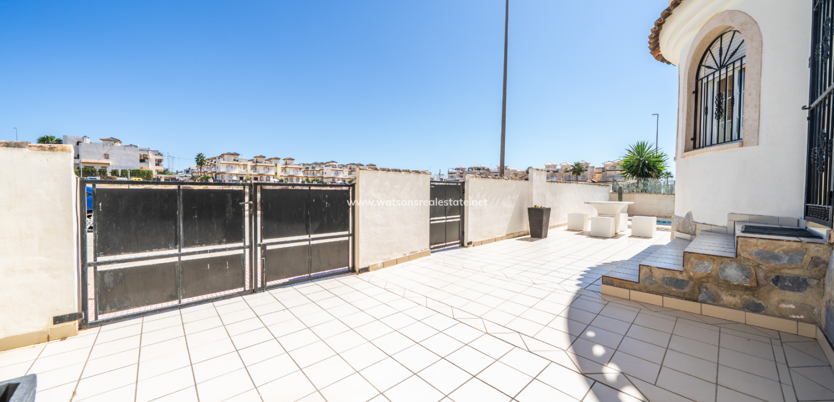 Venta - Chalet Independiente - Urb. La Marina