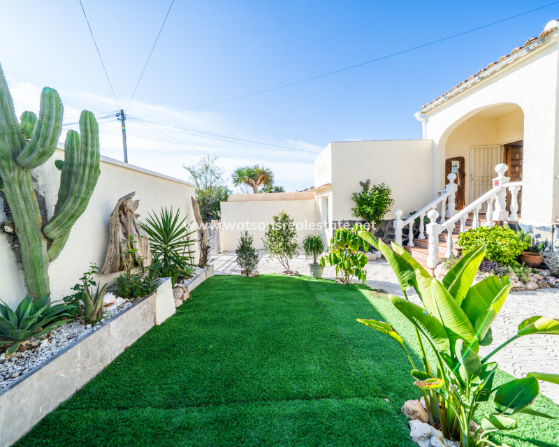 Venta - Chalet Independiente - Urb. La Marina