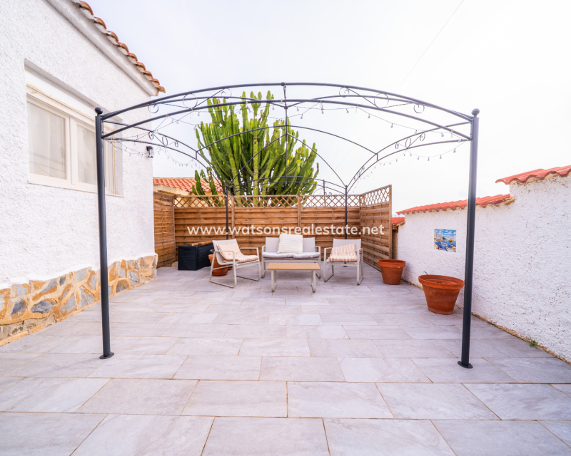 Venta - Chalet Independiente - Urb. La Marina