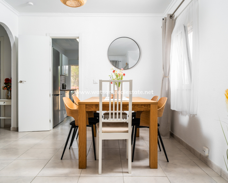 Venta - Chalet Independiente - Urb. La Marina