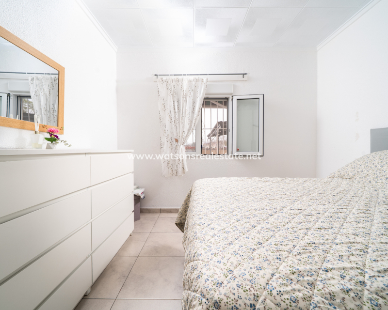 Venta - Chalet Independiente - Urb. La Marina