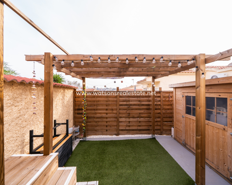 Venta - Chalet Independiente - Urb. La Marina