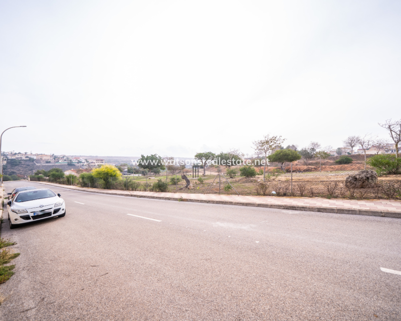 Venta - Chalet Independiente - Urb. La Marina