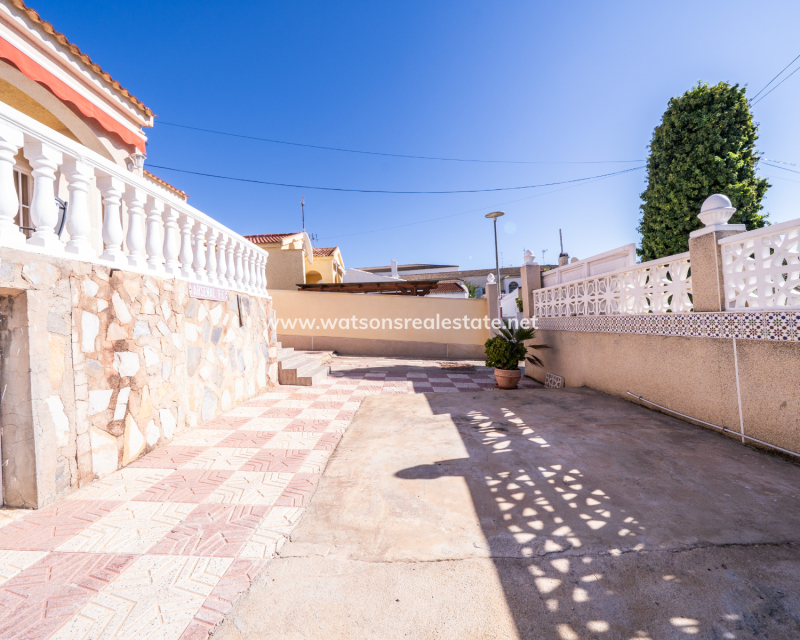 Venta - Chalet Independiente - Urb. La Marina