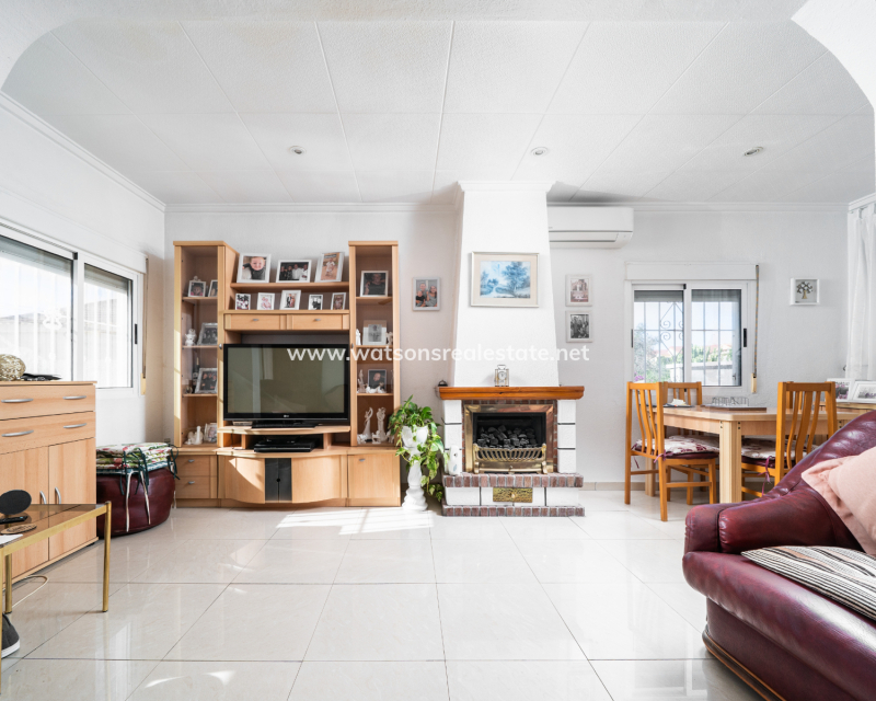 Venta - Chalet Independiente - Urb. La Marina