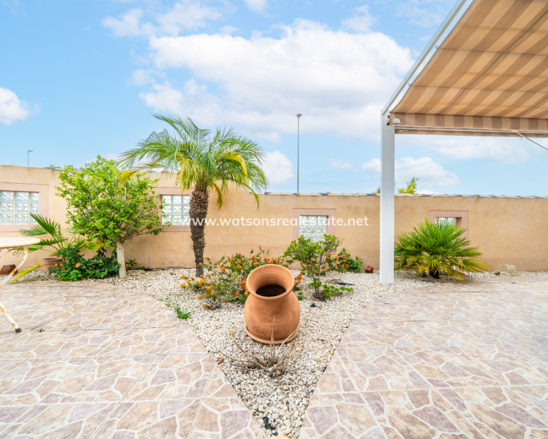 Venta - Chalet Independiente - Urb. La Marina