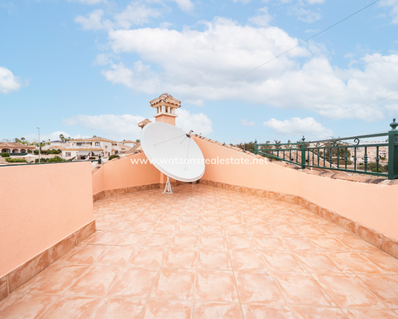 Venta - Chalet Independiente - Urb. La Marina