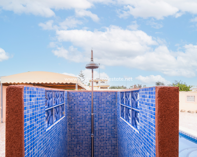 Venta - Chalet Independiente - Urb. La Marina