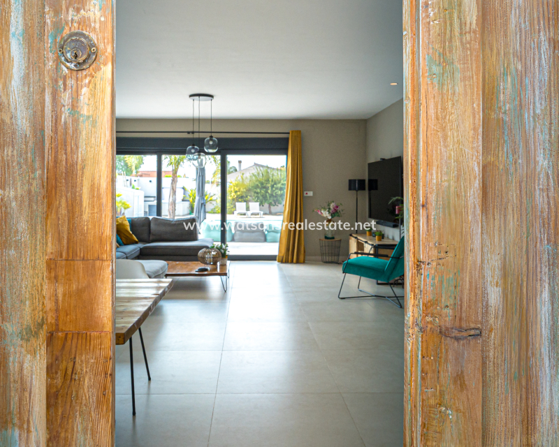 Venta - Chalet Independiente - Urb. La Marina