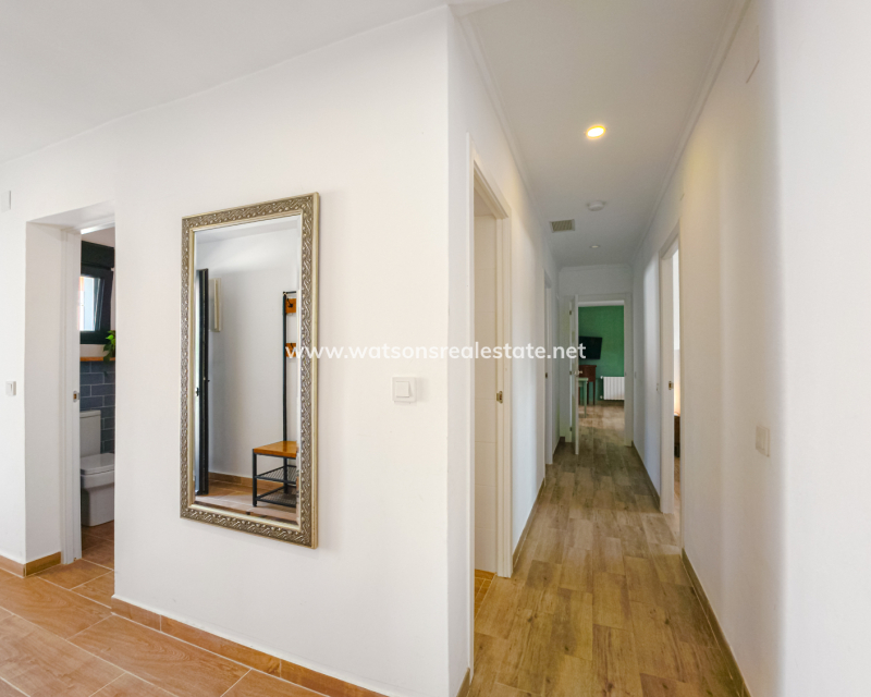 Venta - Chalet Independiente - Urb. La Marina