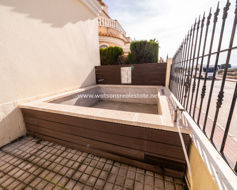 Venta - Chalet Independiente - Urb. La Marina