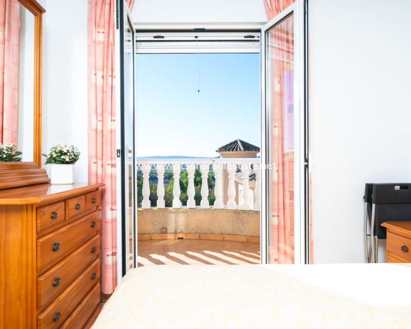 Venta - Chalet Independiente - Urb. La Marina