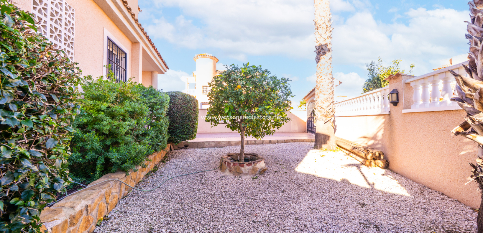 Venta - Chalet Independiente - Urb. La Marina