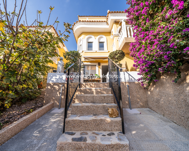 Venta - Chalet Independiente - Urb. La Marina