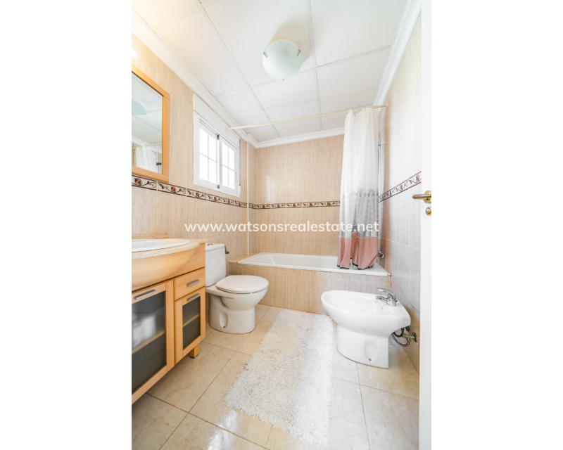 Venta - Chalet Independiente - Urb. La Marina