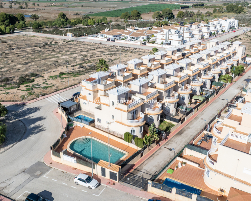 Venta - Chalet Independiente - Urb. La Marina
