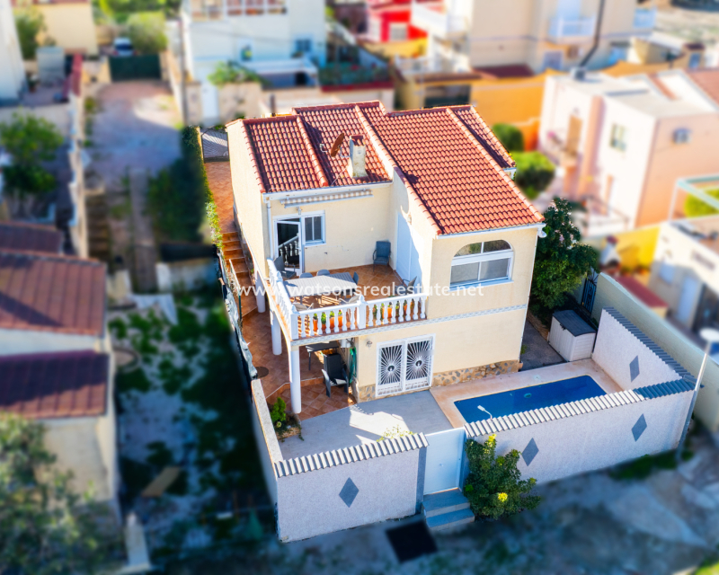 Venta - Chalet Independiente - Urb. La Marina