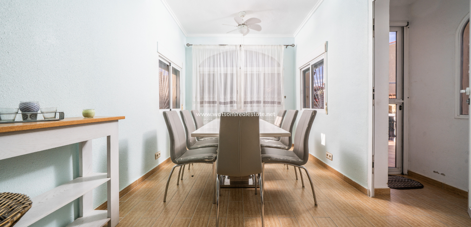 Venta - Chalet Independiente - Urb. La Marina