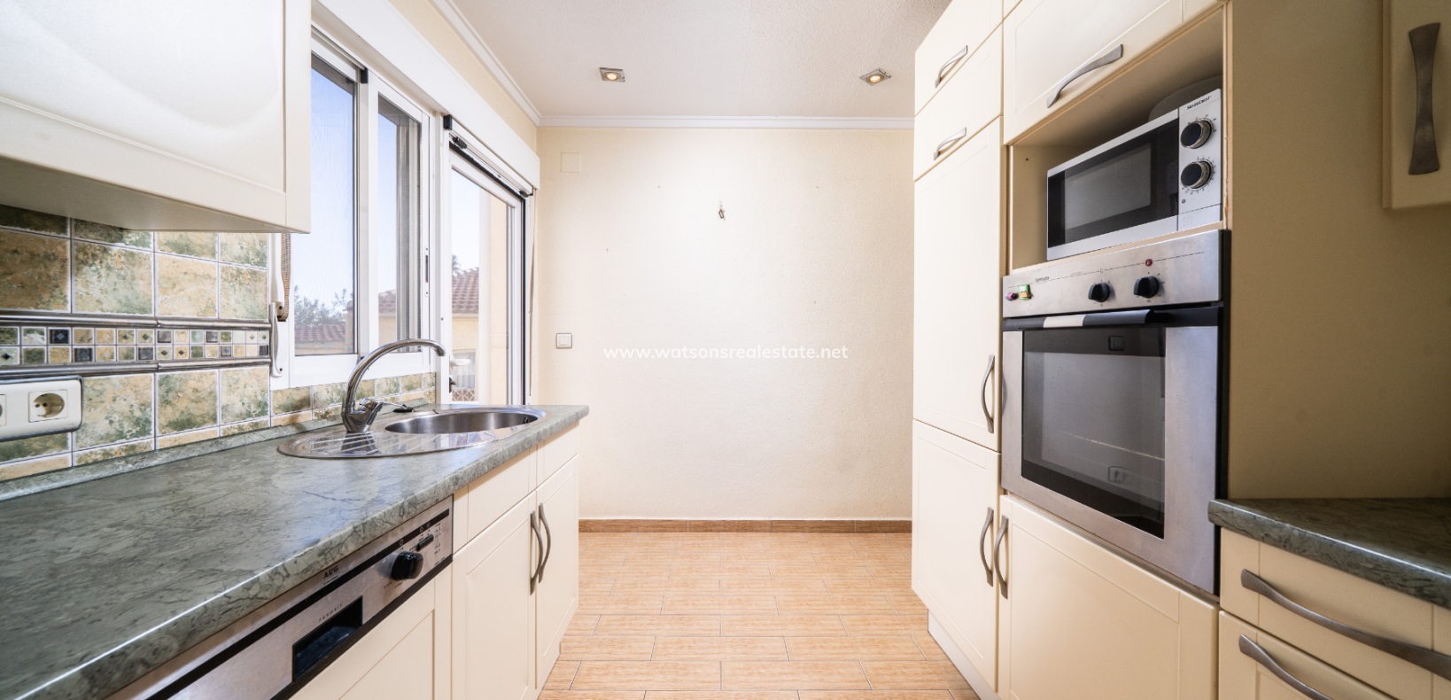 Venta - Chalet Independiente - Urb. La Marina