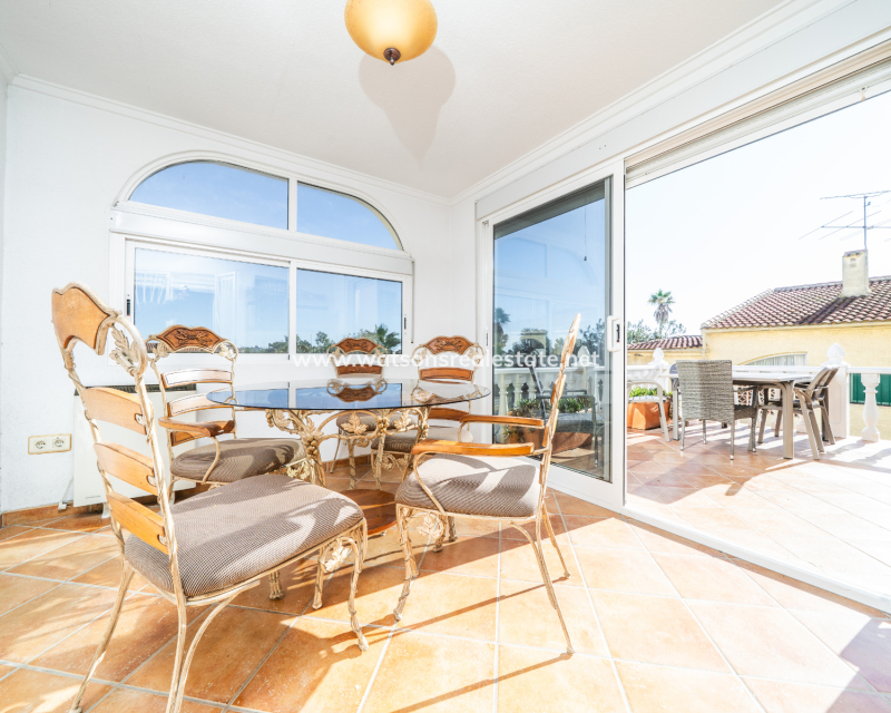 Venta - Chalet Independiente - Urb. La Marina