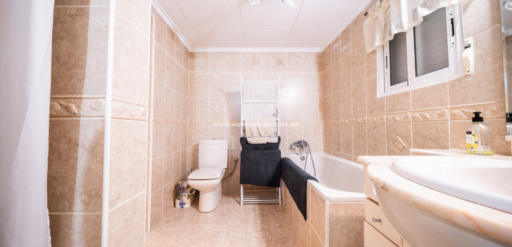 Venta - Chalet Independiente - Urb. La Marina