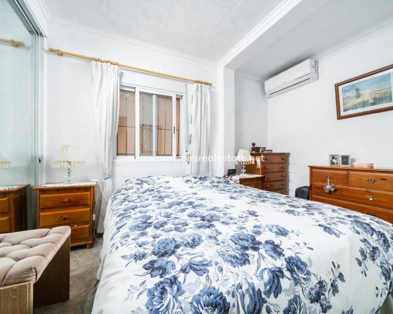 Venta - Chalet Independiente - Urb. La Marina