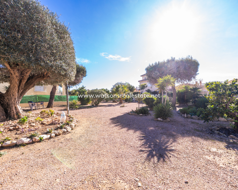 Venta - Chalet Independiente - Urb. La Marina