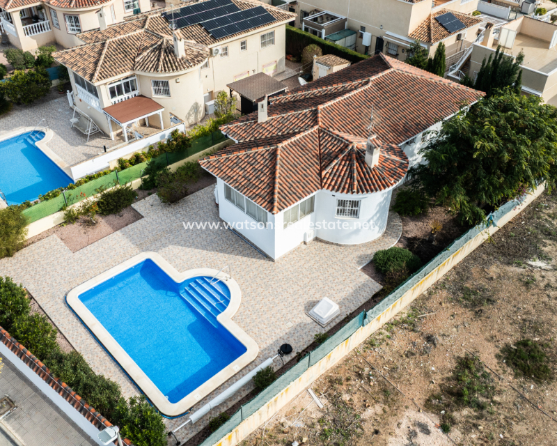 Venta - Chalet Independiente - Urb. La Marina