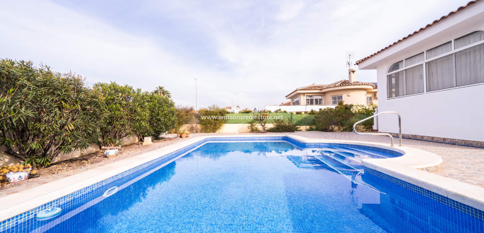 Venta - Chalet Independiente - Urb. La Marina