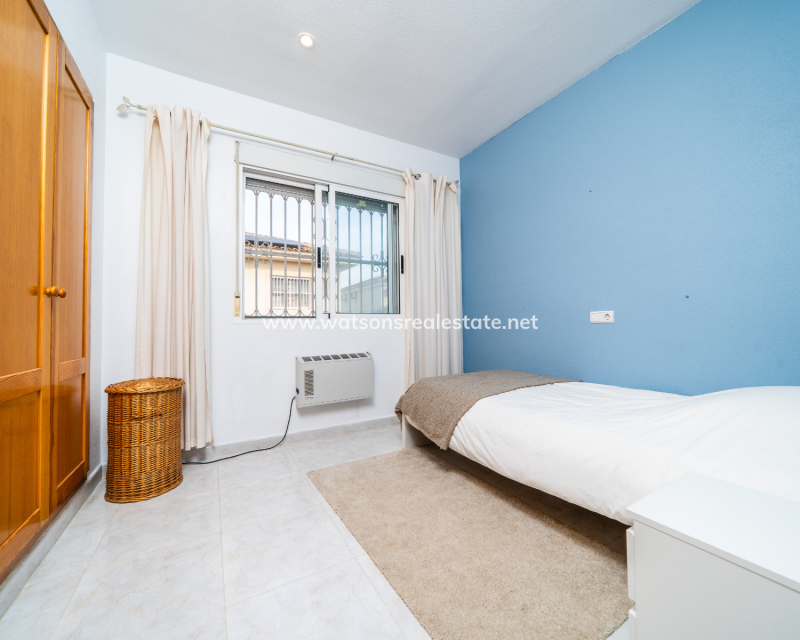 Venta - Chalet Independiente - Urb. La Marina