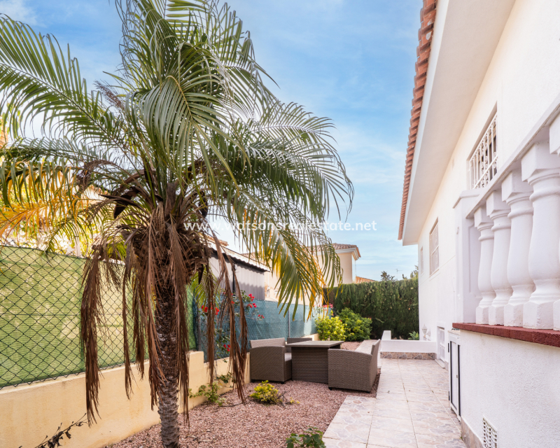 Venta - Chalet Independiente - Urb. La Marina