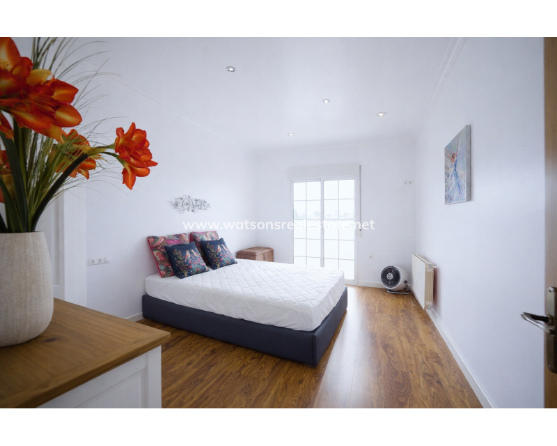 Venta - Chalet Independiente - Urb. La Marina