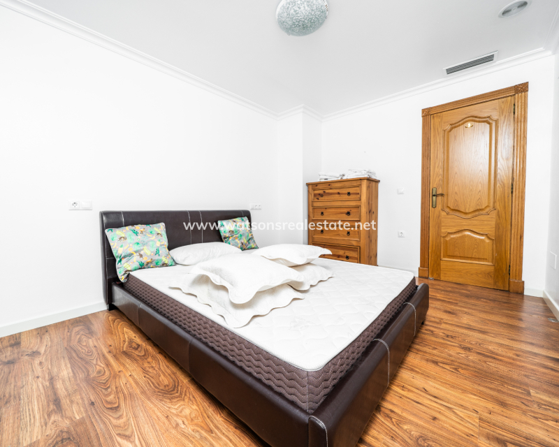 Venta - Chalet Independiente - Urb. La Marina