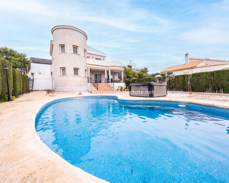 Venta - Chalet Independiente - Urb. La Marina