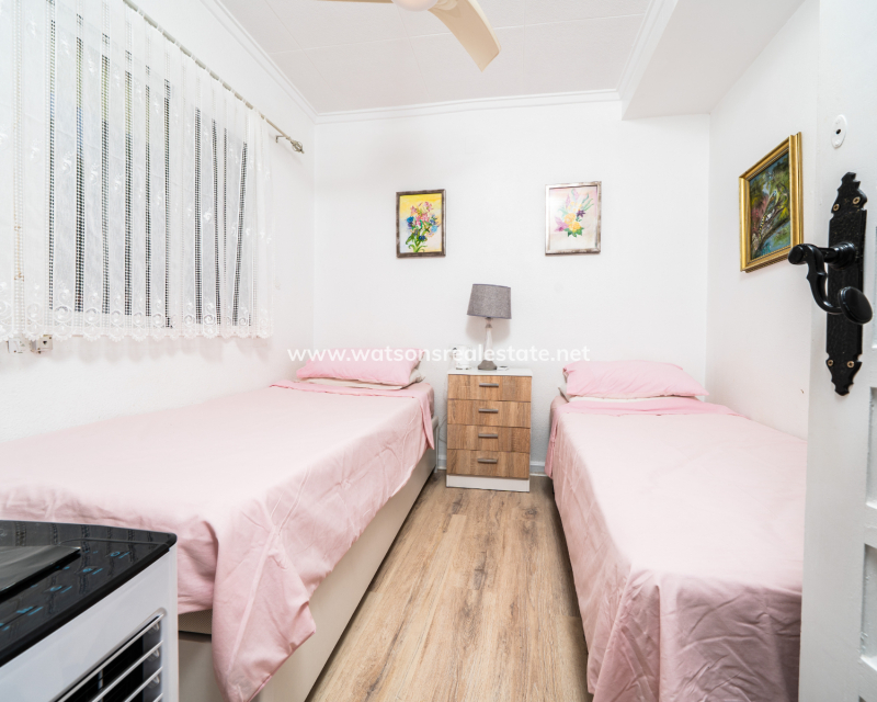 Venta - Chalet Independiente - Urb. La Marina