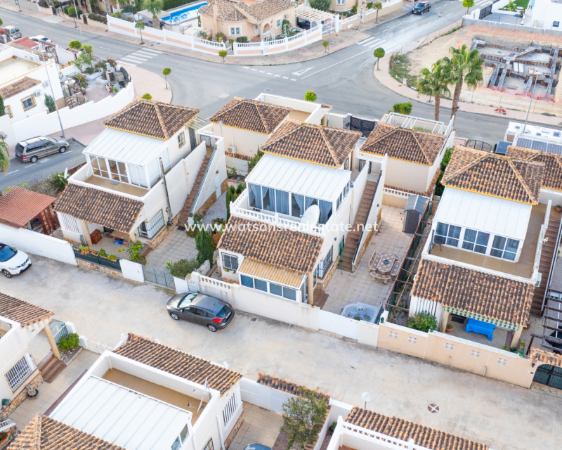 Venta - Chalet Independiente - Urb. La Marina