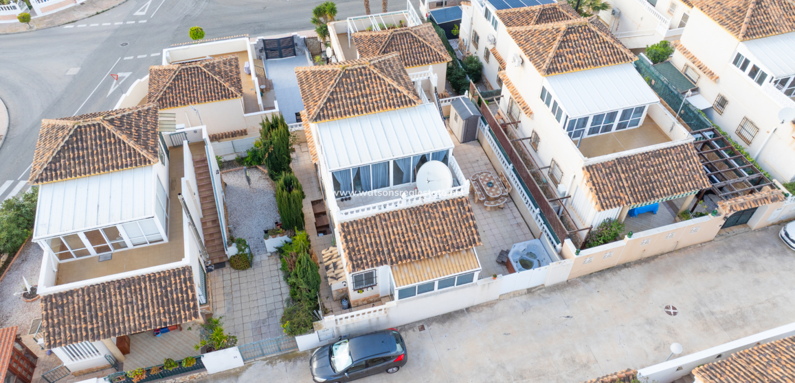 Venta - Chalet Independiente - Urb. La Marina
