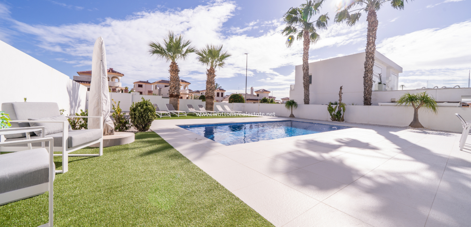 Venta - Chalet Independiente - Urb. La Marina